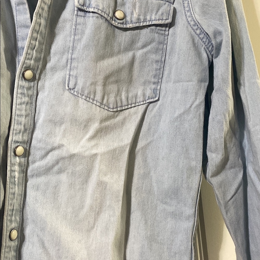 Hollister Denim Shirt- size small - Picture 3 of 5